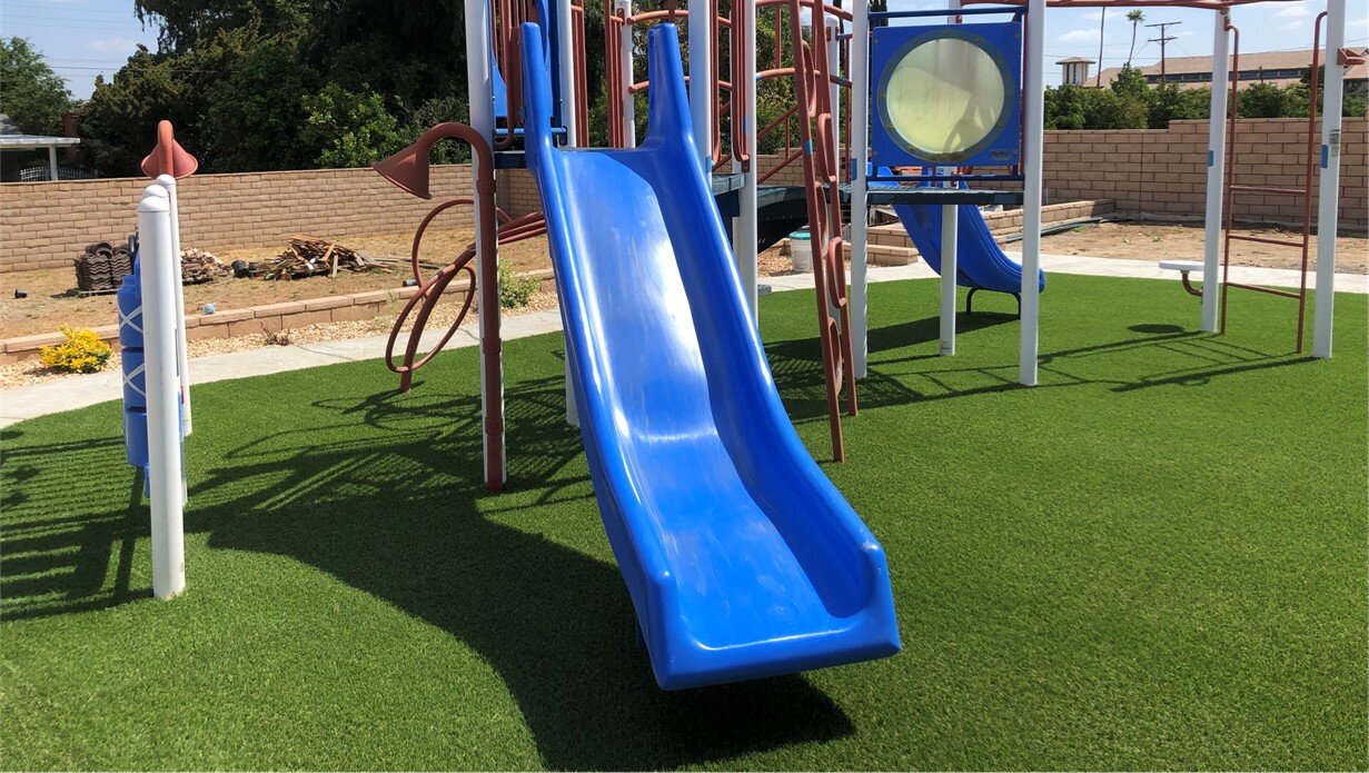 Playsxaoes, Artificial Grass for Schools, Backyards, Parks,, Riverside